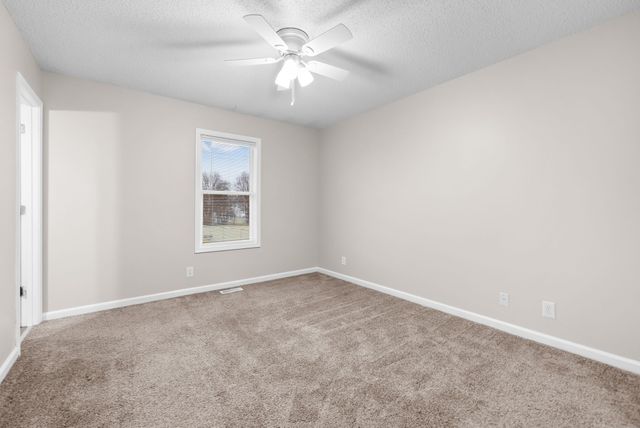 1957 Timberline Cir, Oak Grove, KY 42262