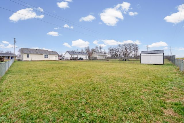 1957 Timberline Cir, Oak Grove, KY 42262