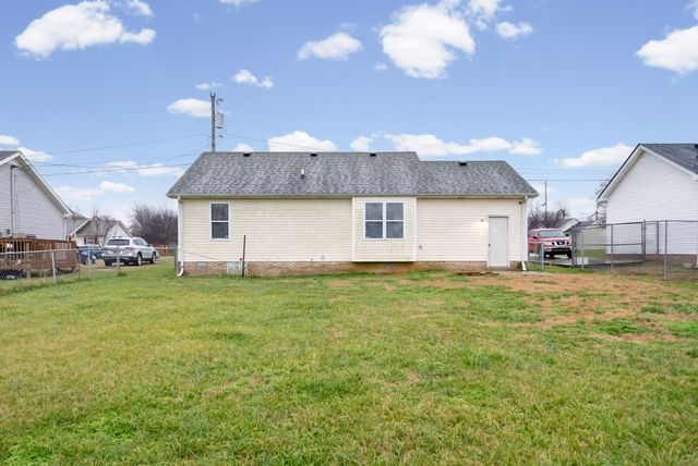 1957 Timberline Cir, Oak Grove, KY 42262