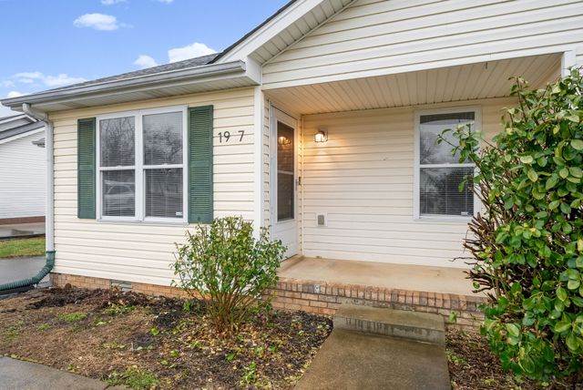 1957 Timberline Cir, Oak Grove, KY 42262