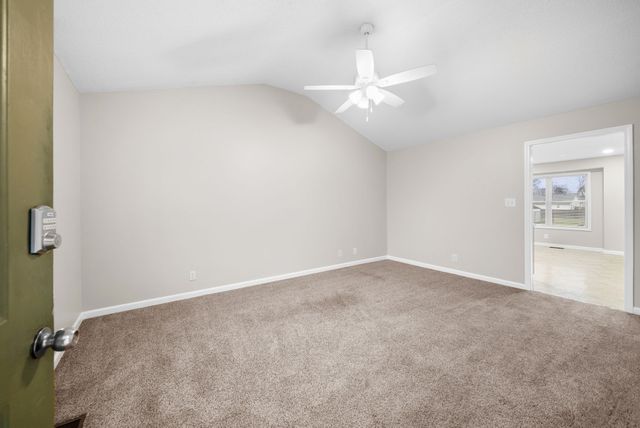 1957 Timberline Cir, Oak Grove, KY 42262