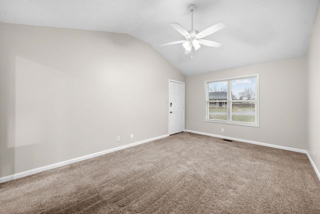 1957 Timberline Cir, Oak Grove, KY 42262