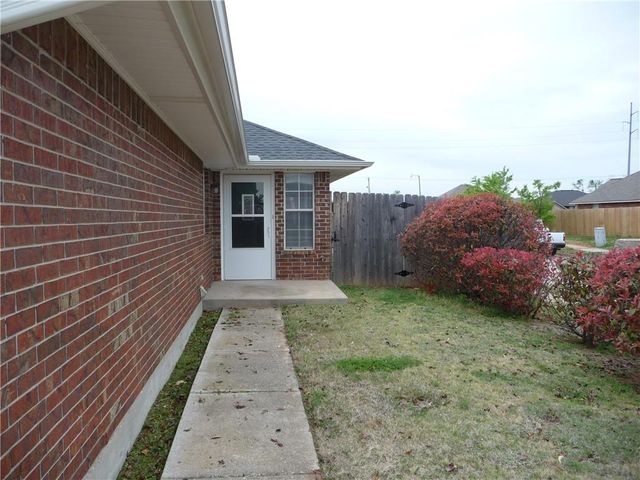 2415 N Truitt Street 2415, Moore, OK 73160