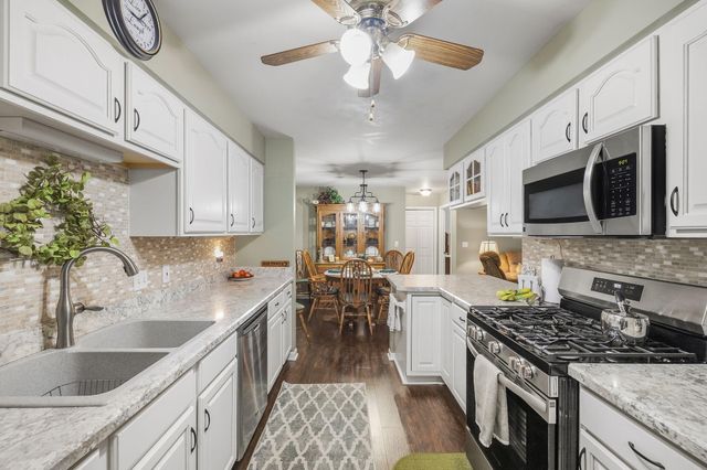 690 Hidden Oak Trail 1a, Hobart, IN 46342