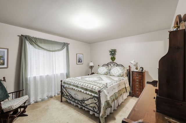 690 Hidden Oak Trail 1a, Hobart, IN 46342