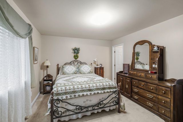 690 Hidden Oak Trail 1a, Hobart, IN 46342