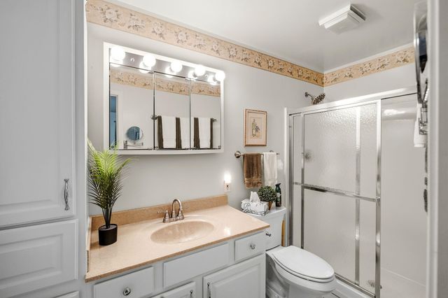 690 Hidden Oak Trail 1a, Hobart, IN 46342