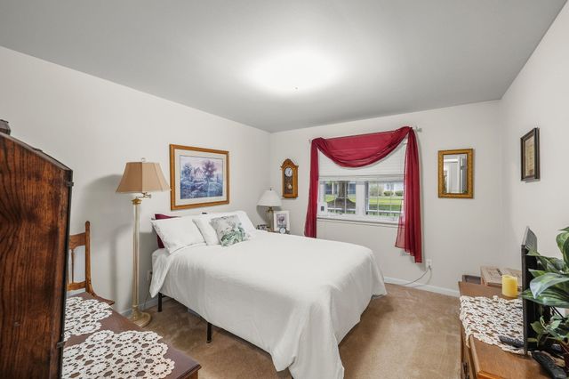 690 Hidden Oak Trail 1a, Hobart, IN 46342