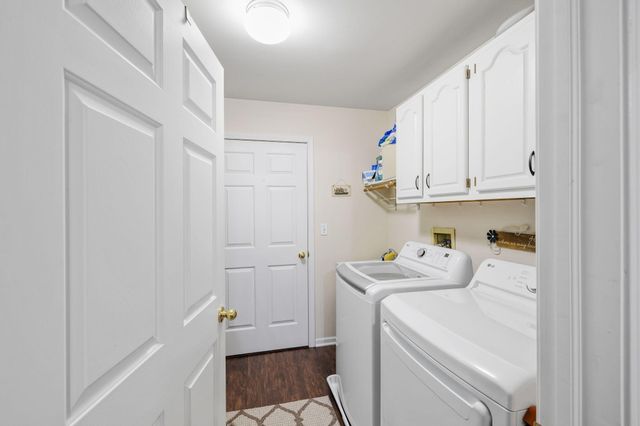 690 Hidden Oak Trail 1a, Hobart, IN 46342