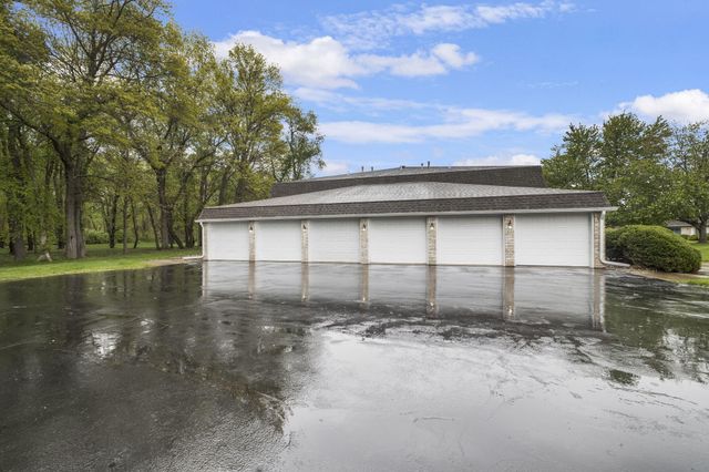 690 Hidden Oak Trail 1a, Hobart, IN 46342