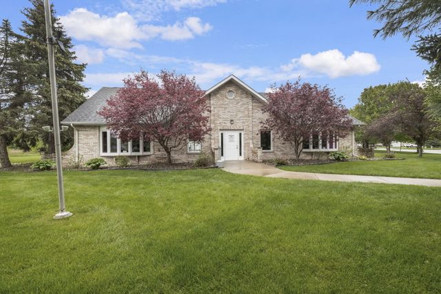 690 Hidden Oak Trail 1a, Hobart, IN 46342