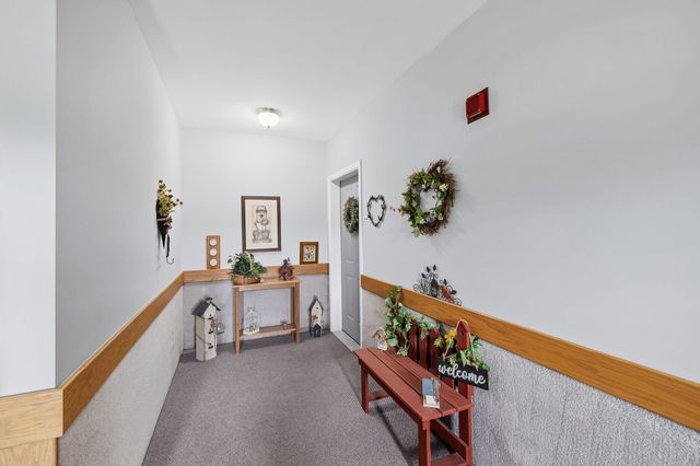 690 Hidden Oak Trail 1a, Hobart, IN 46342
