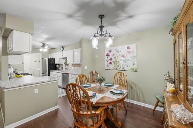 690 Hidden Oak Trail 1a, Hobart, IN 46342
