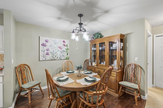 690 Hidden Oak Trail 1a, Hobart, IN 46342