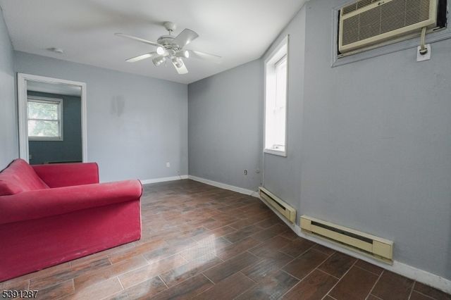 600 N 6th St, Newark City, NJ 07107