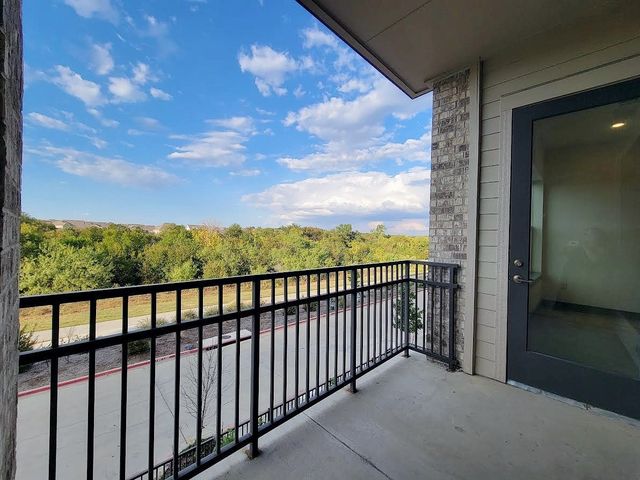 2700 Old Denton Road 2218, Carrollton, TX 75007