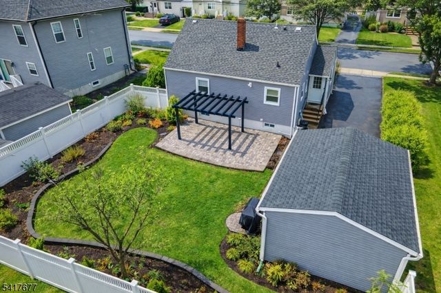 25 Fair Hill Rd, Clifton City, NJ 07013