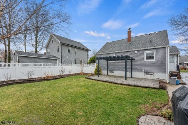 25 Fair Hill Rd, Clifton City, NJ 07013