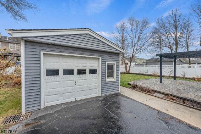 25 Fair Hill Rd, Clifton City, NJ 07013