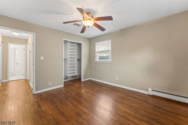 25 Fair Hill Rd, Clifton City, NJ 07013