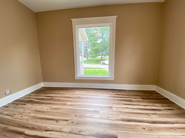 1716 15th Street, Bedford, IN 47421