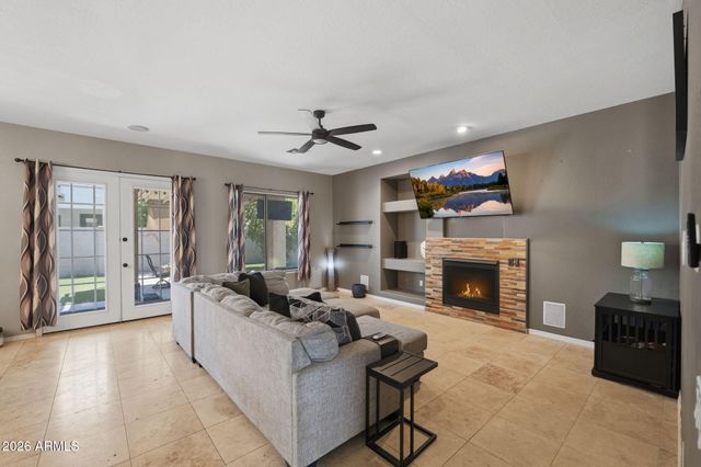 1329 S IOWA Court, Chandler, AZ 85286