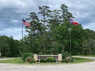 11 Pine Valley, Huntsville, TX 77320
