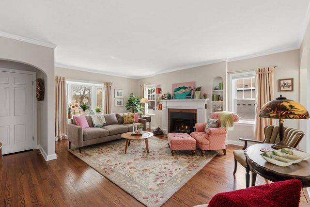 5001 N Bay Ridge Avenue, Whitefish Bay, WI 53217