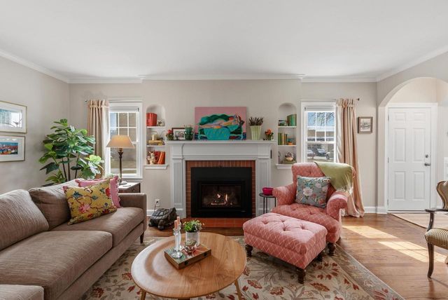 5001 N Bay Ridge Avenue, Whitefish Bay, WI 53217