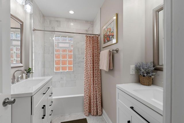 5001 N Bay Ridge Avenue, Whitefish Bay, WI 53217