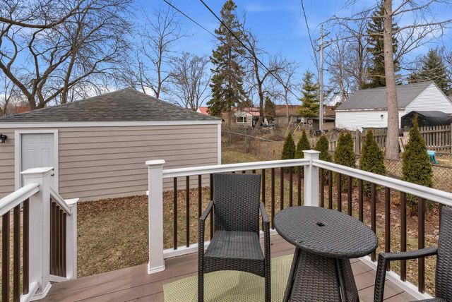 5001 N Bay Ridge Avenue, Whitefish Bay, WI 53217