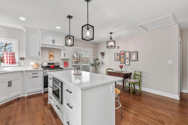 5001 N Bay Ridge Avenue, Whitefish Bay, WI 53217