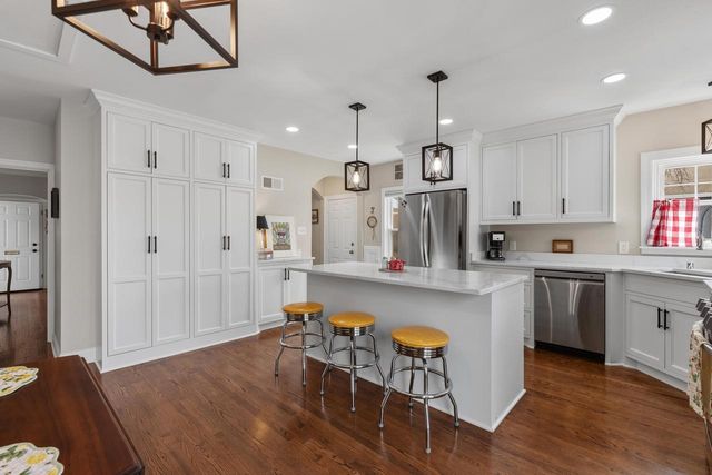 5001 N Bay Ridge Avenue, Whitefish Bay, WI 53217