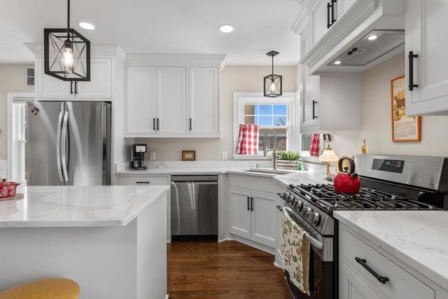 5001 N Bay Ridge Avenue, Whitefish Bay, WI 53217