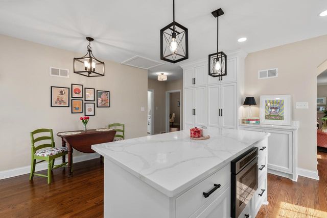 5001 N Bay Ridge Avenue, Whitefish Bay, WI 53217