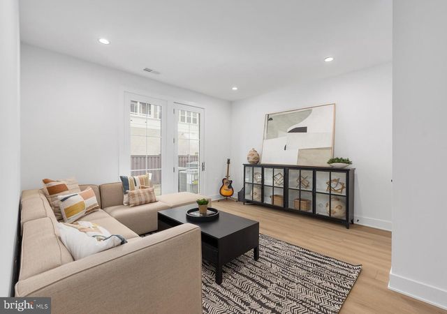 8605 ERDEM PL, Chevy Chase, MD 20815