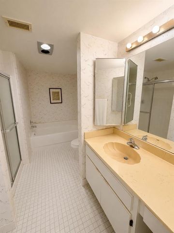 33 Stratford Lane W C, Boynton Beach, FL 33436