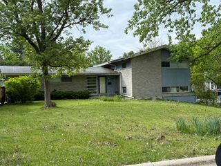 1958 CASTLEWOOD Road, Highland Park, IL 60035