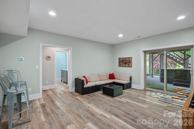 109 Eden Hollow Lane, Matthews, NC 28104