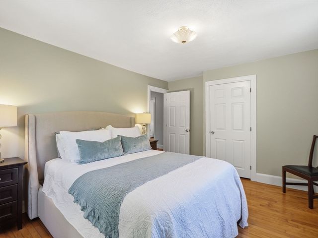 29 Bedford, Burlington, MA 01803