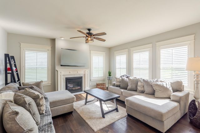 875 Farmview Drive, Valparaiso, IN 46383