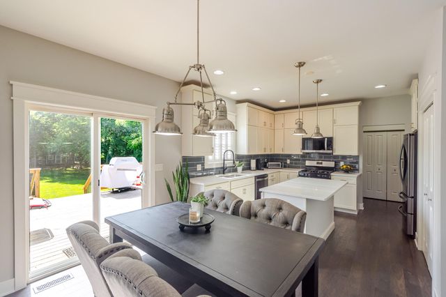 875 Farmview Drive, Valparaiso, IN 46383