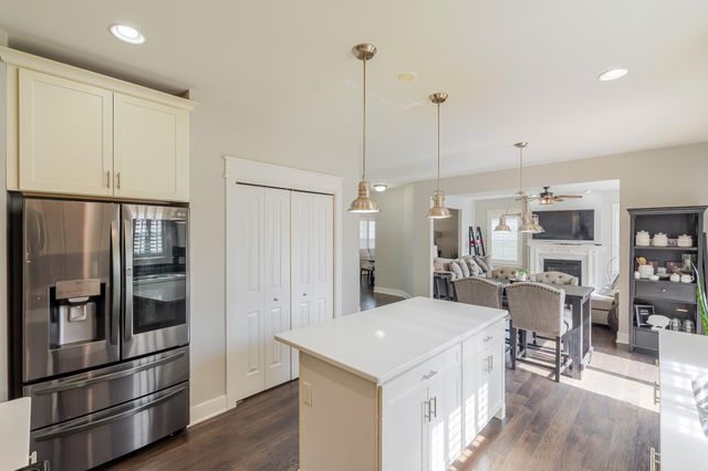 875 Farmview Drive, Valparaiso, IN 46383