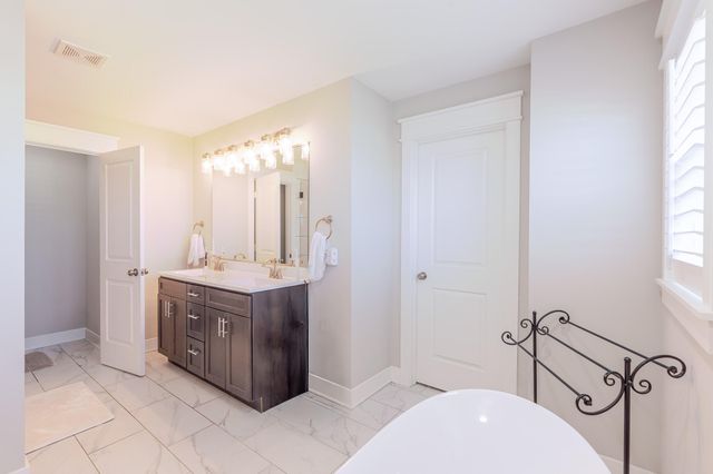 875 Farmview Drive, Valparaiso, IN 46383
