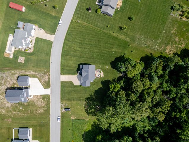 875 Farmview Drive, Valparaiso, IN 46383