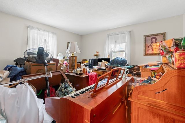 6 Beatrice Rd, Beverly, MA 01915