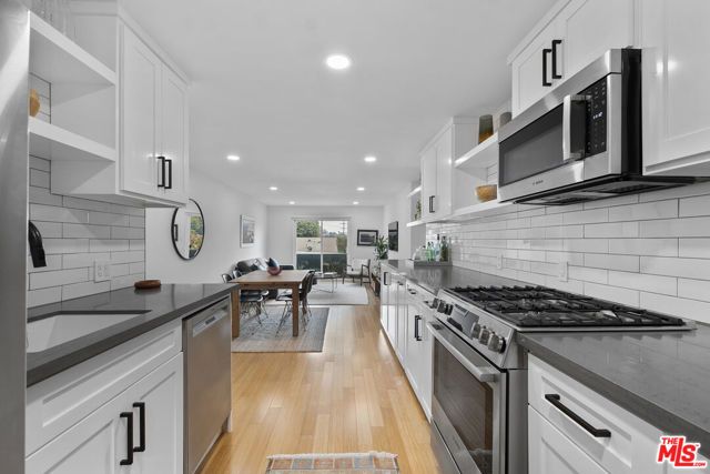 2714 Auburn Street 103, Los Angeles, CA 90039