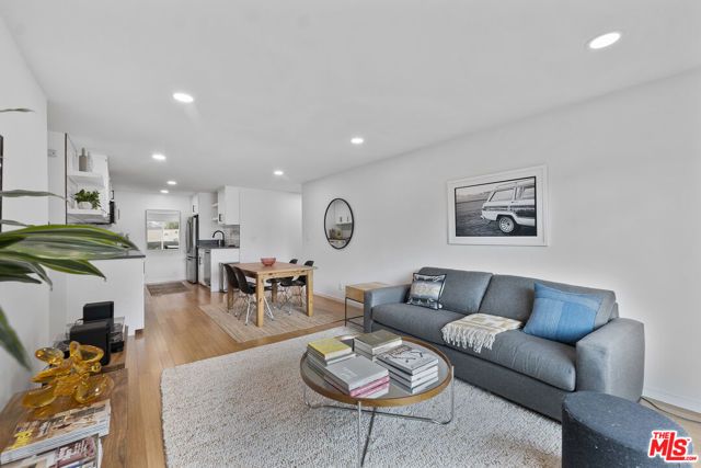 2714 Auburn Street 103, Los Angeles, CA 90039