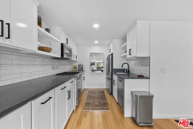 2714 Auburn Street 103, Los Angeles, CA 90039