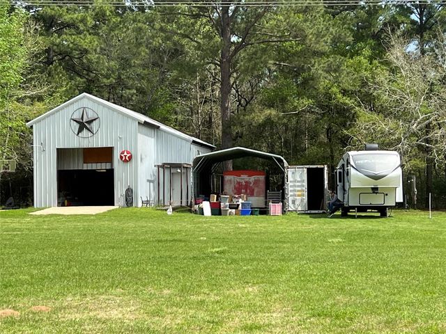 9296 County Road 302, Plantersville, TX 77363